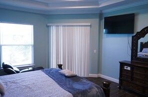 7 bedrooms, desk, WiFi