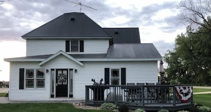 Within Walking Distance of Field of Dreams Movie Site/MLB STADIUM