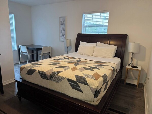 1 bedroom, desk, iron/ironing board, free WiFi