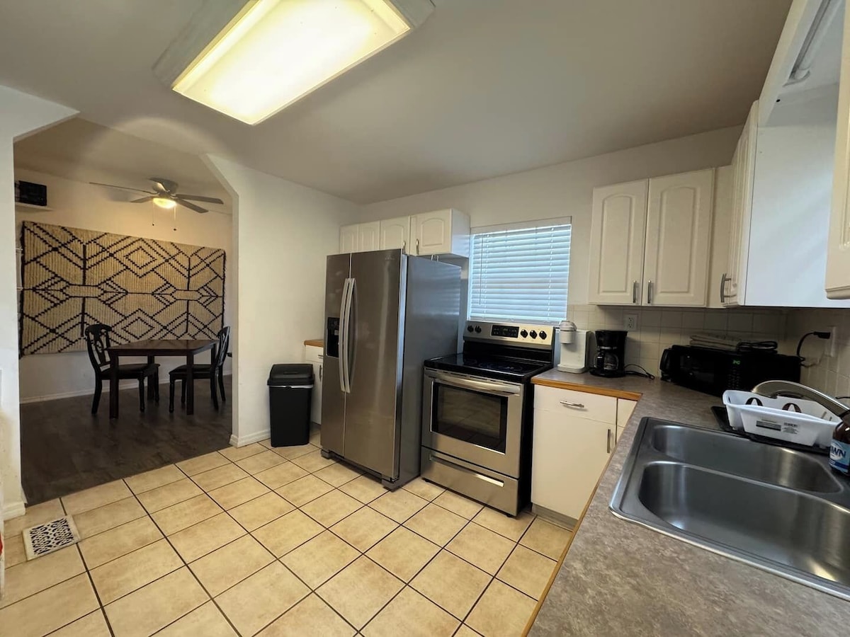 Newly renovated with full kitchen