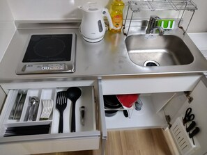 Fridge, microwave, cookware/dishes/utensils - 201 room / Taito-ku Tokyo (Taito-ku)