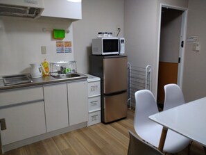 Fridge, microwave, cookware/dishes/utensils - 201 room / Taito-ku Tokyo (Taito-ku)