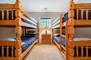 3 chambres, bureau, fer et planche à repasser, accès au Wi-Fi (inclus)
