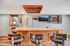 Interior - Lakefront, bar, game room, sunsets, pools/beaches, fire pit (Pocono Lake)