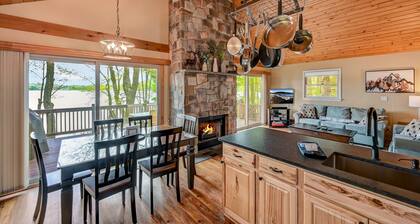 Lakefront, bar, game room, sunsets, pools/beaches, fire pit