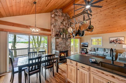 Lakefront, bar, game room, sunsets, pools/beaches, fire pit