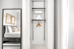 2 slaapkamers, een strijkplank/strijkijzer, wifi, beddengoed