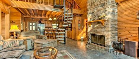 Smart TV, fireplace