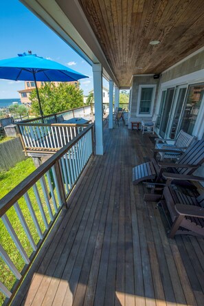 Terrace/patio - SEE PHOTOS Beautiful Beach house A GEM Great Location Limited dates (Ocean Beach)