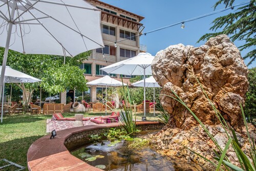 Mantur Metula by Selina