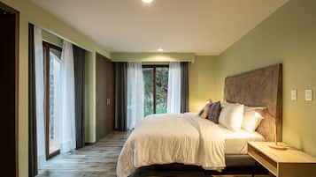 Superior Apartment | 2 bedrooms, Egyptian cotton sheets, premium bedding, down comforters