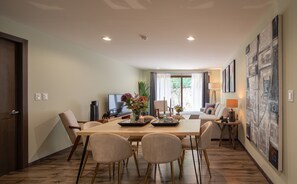 Superior Apartment | Dining room