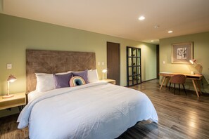 Superior Apartment | 2 bedrooms, Egyptian cotton sheets, premium bedding, down duvets