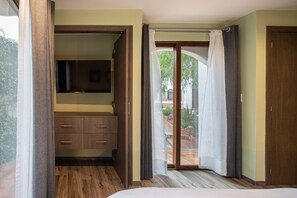 Superior Apartment | Television