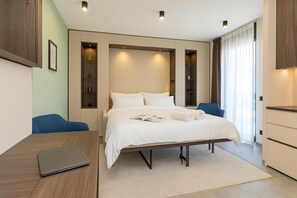 Espace de travail pour ordinateur portable, fer et planche à repasser