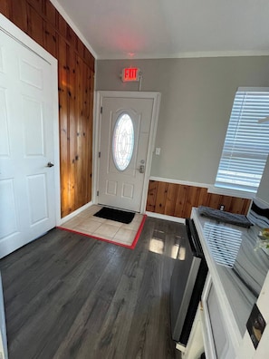 Interior - Close proximity to Vilano and St George (St. Augustine)