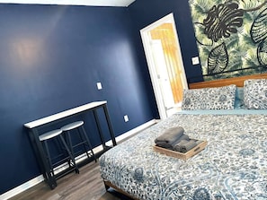 1 chambre, bureau, fer et planche à repasser, Wi-Fi gratuit