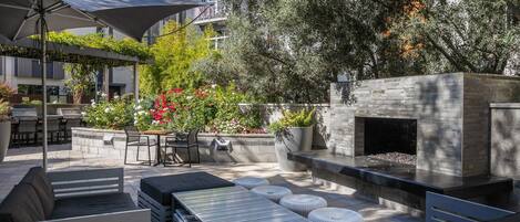 屋外ダイニングエリア