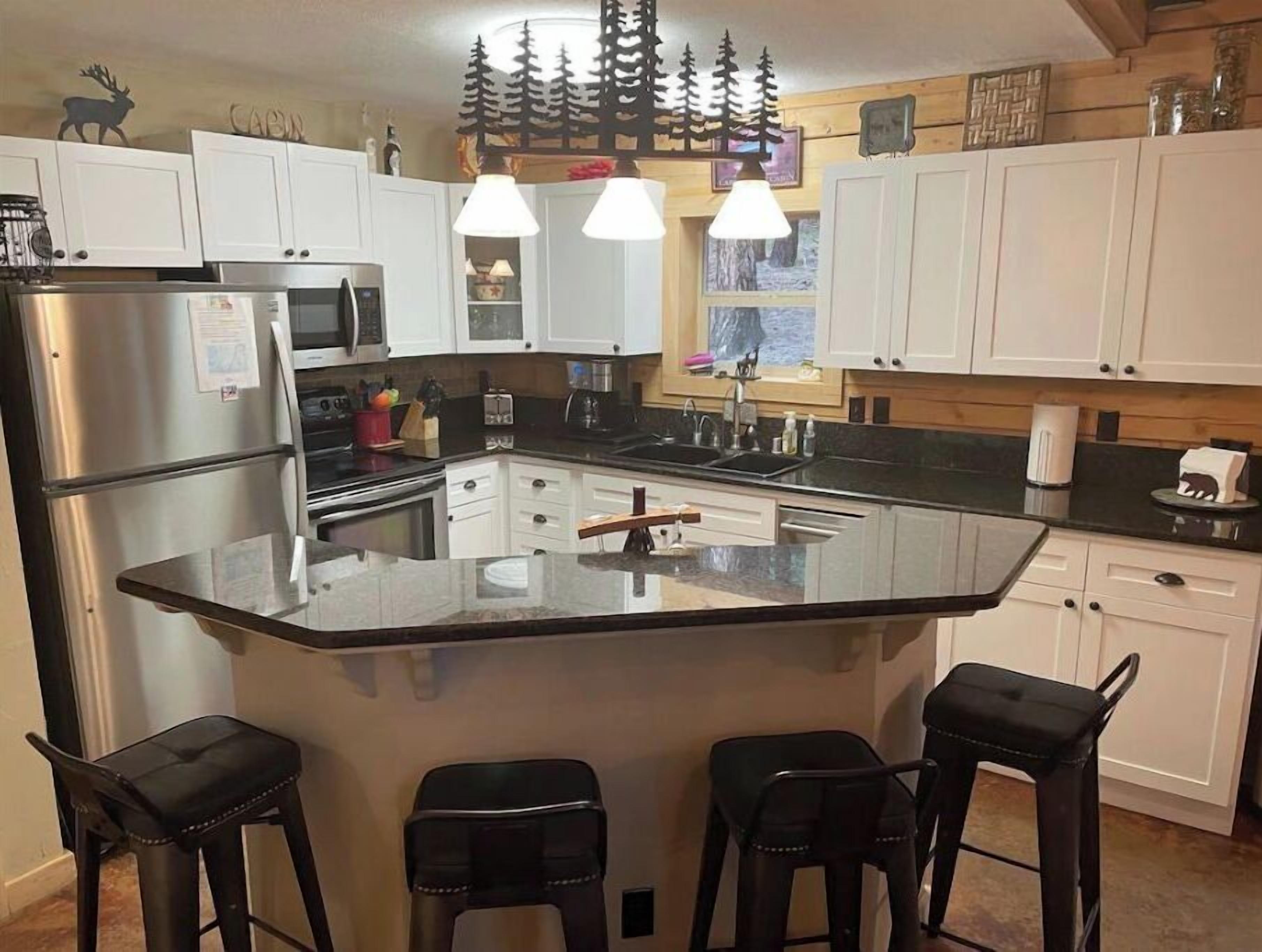 雪櫃、微波爐、焗爐、爐具