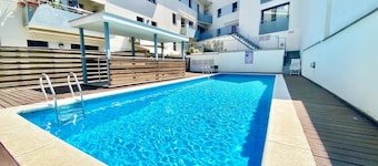 Apartment with pool 400m beach and shops