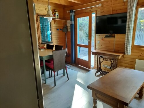 chalet T3 dans parc de loisirs au calme avec piscines