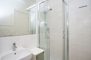 シャワー、ヘアドライヤー