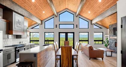 **NEW** Luxury Living close to popular hiking & skiing in Palmer Wasilla