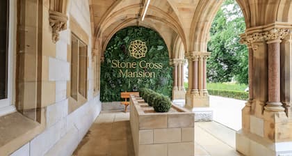 The Arthur Suite Stone Cross Mansion