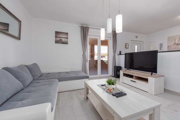 Villa, 2 Bedrooms, Private Pool | Living room | Fireplace