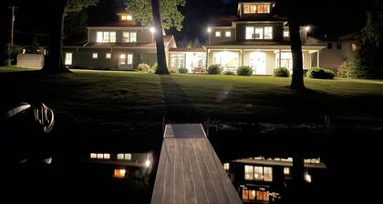 12 Bedroom Lake House, 150 ft Lakefront, 1 Acre, Beach, Ski Elk Mountain Poconos