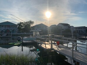 Marina - ABSOLUTIKI - 3 min walk to beach, Canal with Boat Dock, Outdoor Bar & Shower (Ocean Isle Beach)