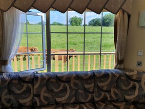 เคบิน | 2 ห้องนอน, Wi-Fi ฟรี, ผ้าปูที่นอน