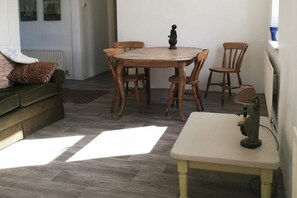 Interior - Nature Retreat - Sleeps 4 & Wild Ponies (Tullaghanbaun)