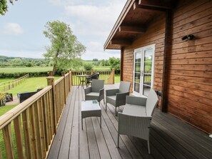 Cottage | Balcony - The Log Cabin (Tenbury Wells)