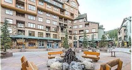 Winterpark Cozy slope side condo