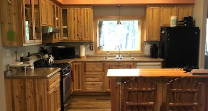 Secluded 2bdrm home on low bank river.