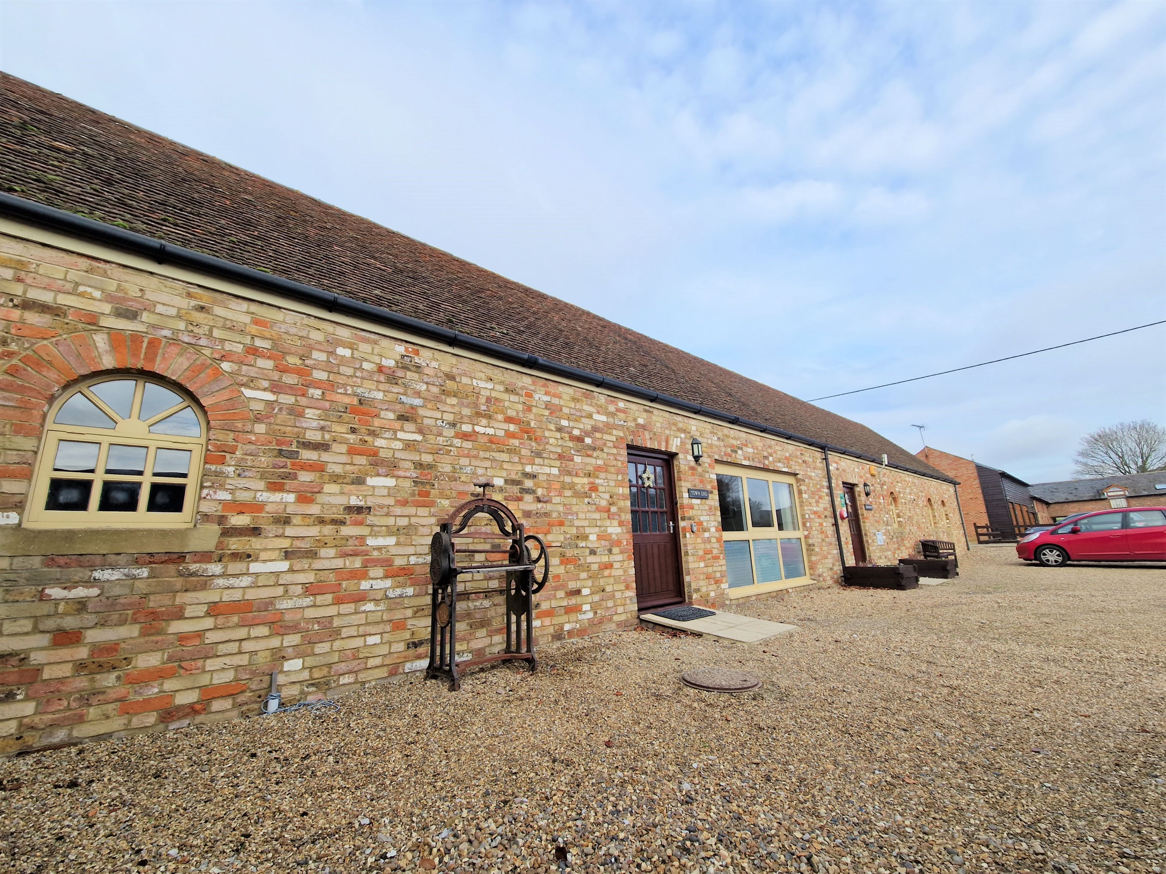Town End -  an one bedroom (larger) that sleeps 2 guests  in 1 bedroom