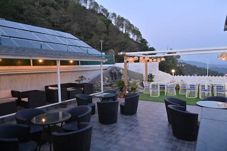 Terraza o patio. Hotel Hemkunth