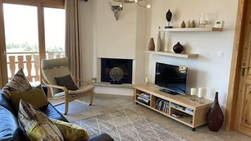 Télévision, cheminée