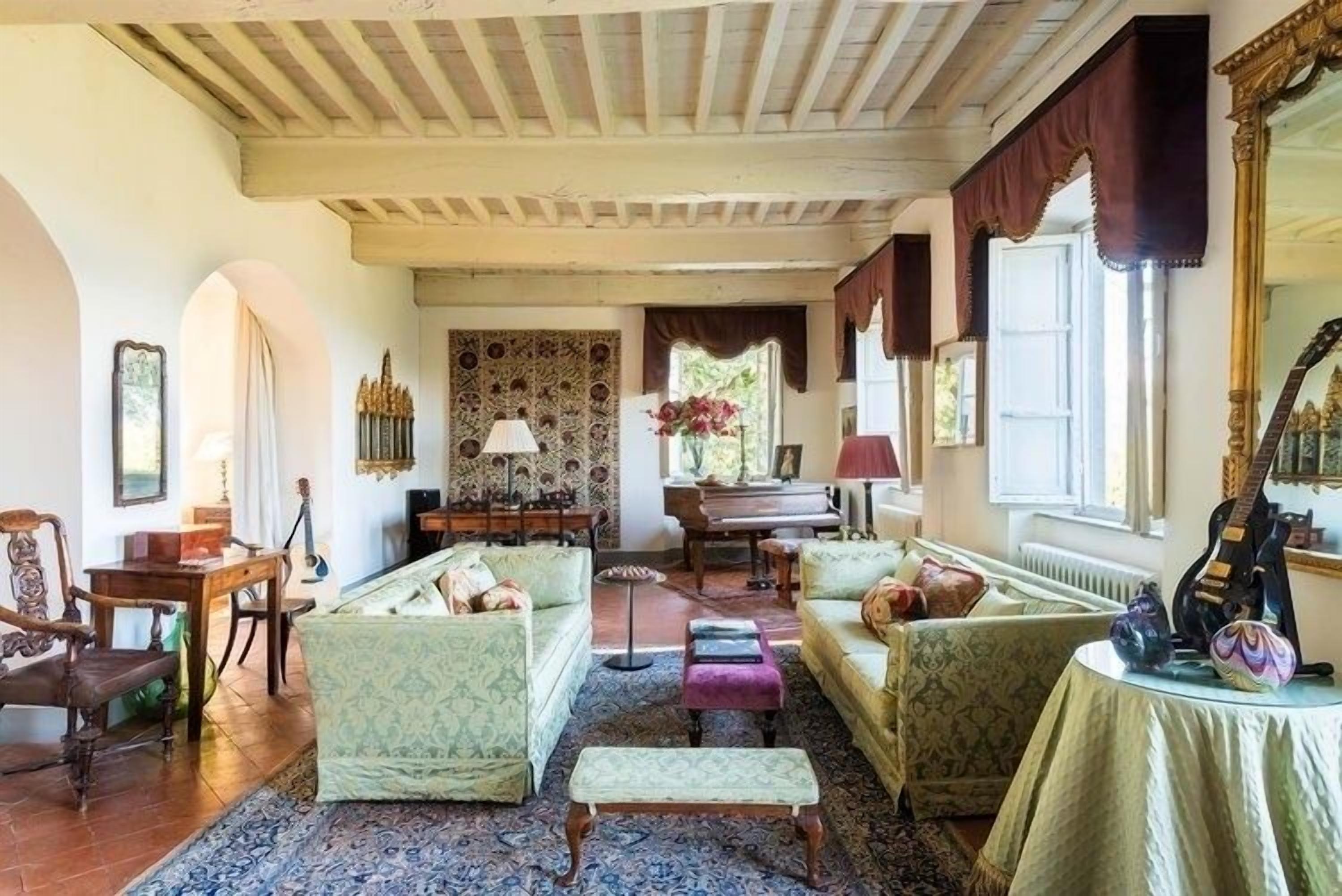 Smart-TV, Kamin, DVD-Player, Tischfußball