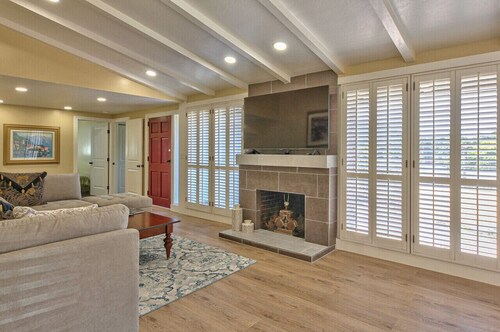 Beautiful Carmel House In a Perfect Location