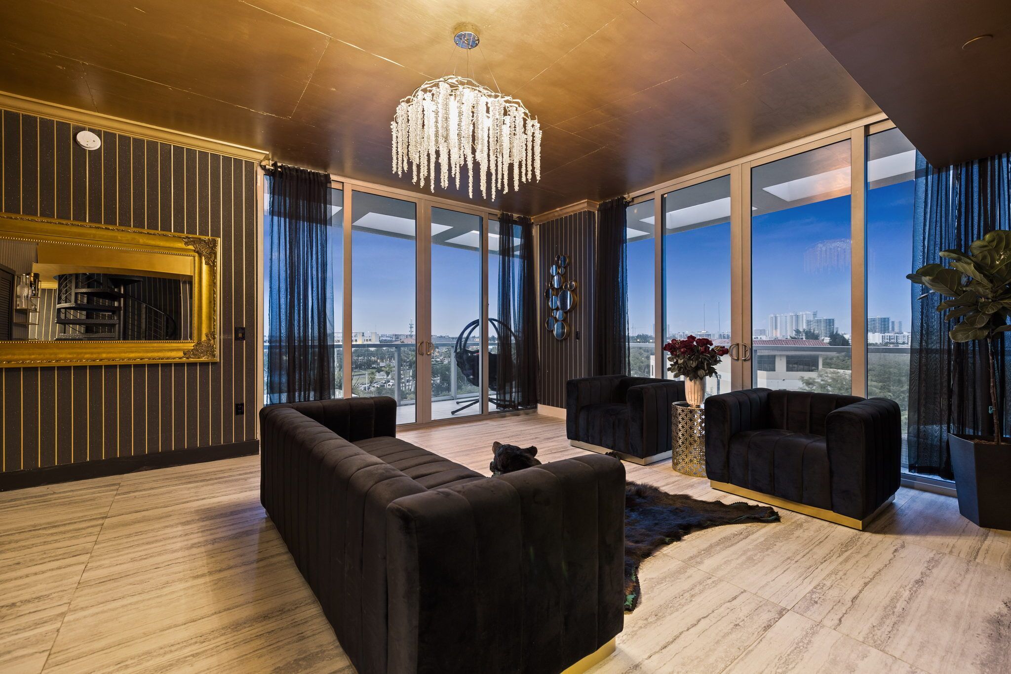 Opulent Penthouse | Pvt Rooftop | Pool & Views