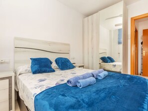 2 Schlafzimmer, Bügeleisen/Bügelbrett