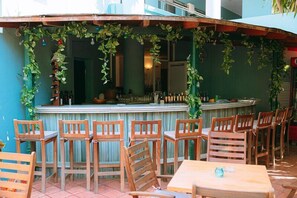 Bar (en la propiedad)