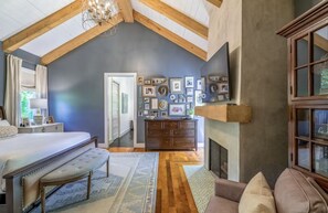 4 bedrooms, WiFi, bed sheets