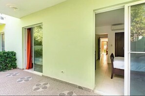 Terrace/patio - 2 bed 2 bath Pool spacious apartment (Bávaro)
