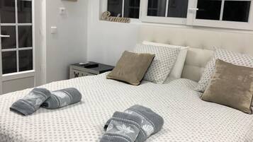 Een strijkplank/strijkijzer, reisbedje, gratis wifi