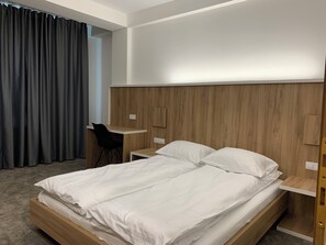 2 bedrooms, iron/ironing board, travel crib, free WiFi