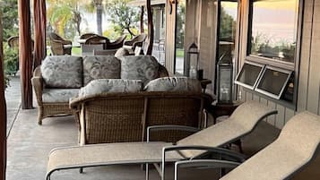 Villa, 3 Bedrooms | Property grounds