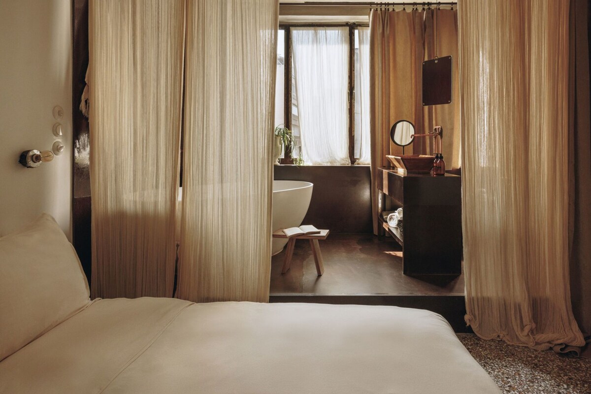 Literie de qualité supérieure, couette en duvet d'oie, minibar